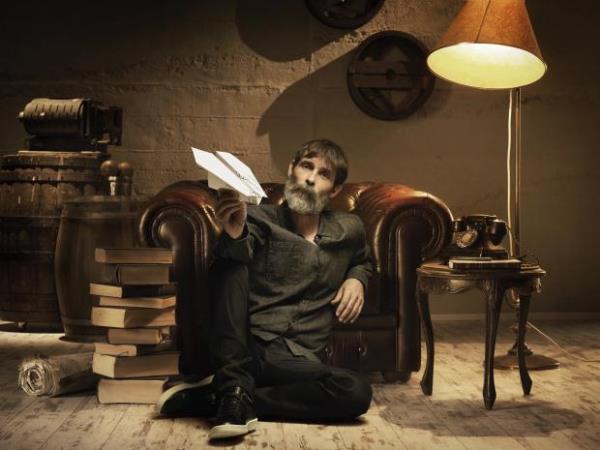 Turgut, "l Portreler" adn verdii bu proje kapsamnda; Aydn Boysan, Ara Gler, ebnem Snmez, Mustafa Alabora, Yetkin Dikinciler, Zeynep Oral, Rutkay Aziz, Erdal Beikiolu ve Leman Sam' fotoraflad.