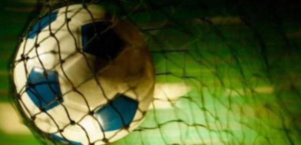 Zimbabve'de ordu takm olan Cone Textiles'in golc futbolcusu Elisha Banda, sivil bir takma transfer olduktan sonra eski takm arkadalar tarafndan karld.