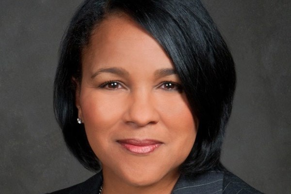 <p><b>39. Rosalind Brewer</b></p>  Sam's Club ve Walt-Mart Maazalar Bakan ve CEO'su