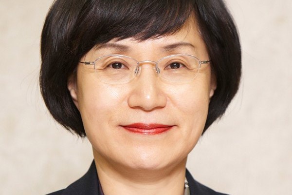 <p><b>47. Kwon Seon-joo</b></p>  Industrial Bank of Korea CEO'su