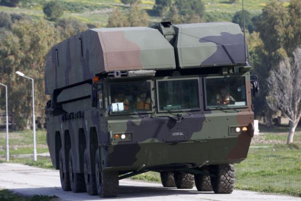 Trk mhendisler tarafndan tasarlanan ve milli imkanlarla yaplan Samur, Trk ordusu iin nehirleri engel olmaktan kard.