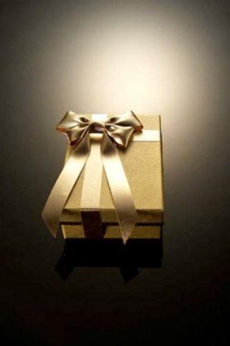 10- "Sadaka mal eksiltmez. Bir kul bakalarn affederse Allah onun erefini artrr. Kim Allah iin tevazu gsterirse Allah onu ykseltir." [Mslim, Kitabu'l Birr, babu istihabil affi vet tevazui, 2588]