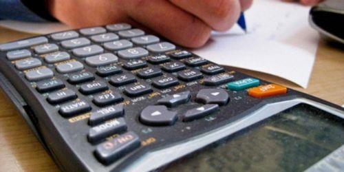 <p><b>12. ok basit hesaplarda Hesap makinesini kullanmayn</b></p>   Basit matematiksel ilemler iin kalemi, kad veya hesap makinesini unutun. zihinsel matematik hesab yapn. Beyniniz bu ekilde daha hzl almaya alacaktr. Mesela marketten 6-7 para bir ey aldnz. Kasada sra beklerken elinizdekilere bakn ve ne kadar deyeceinizi hesaplayn. Hem bylelikle kasada para yetmedii iin bir eyler brakmak zorunda kalmazsnz