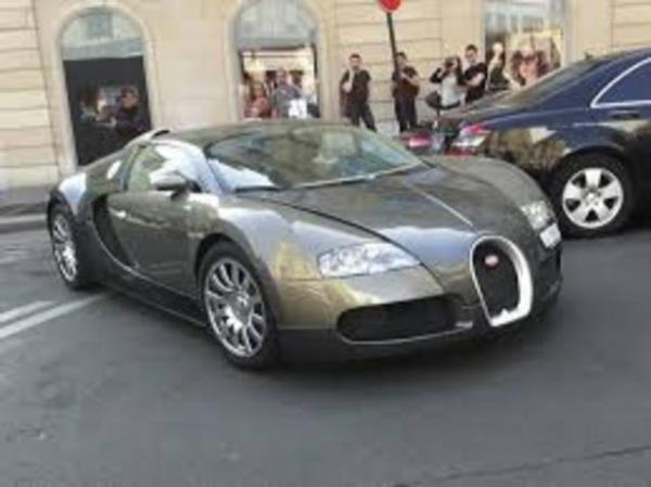 SAMUEL ETO'O - BUGATT VEYRON