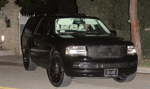 BECKHAM - MAMMOTH SUV