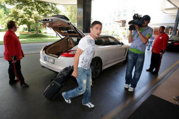 SABR SARIOLU - PORSCHE