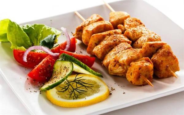 <p><b>2) PROTEN YKLEMES YAPIN </b></p>  Proteinin ya yakmna yardmc olduu biliniyor. Protein, sizi tok tutarken kas yapmanza da yardmc olur. Dk karbonhidrat diyeti, yalarn saklanmasn ve sonrasnda enerji iin kullanlmasn salar.