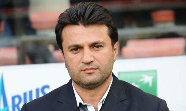 <p>"Manchester United'n 40 yldr evinde yenilmediini sylyorlar. Yenilmezler tabii daha nce Fenerbahe ile hi oynamamlar"</p> <b> BLENT UYGUN</b>