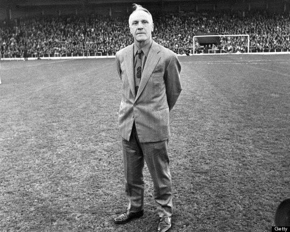 "Hakemlerin sorunu nedir biliyor musunuz ? Kurallar biliyorlar ama futboldan anlamyorlar." <b<BILL SHANKLY</b>