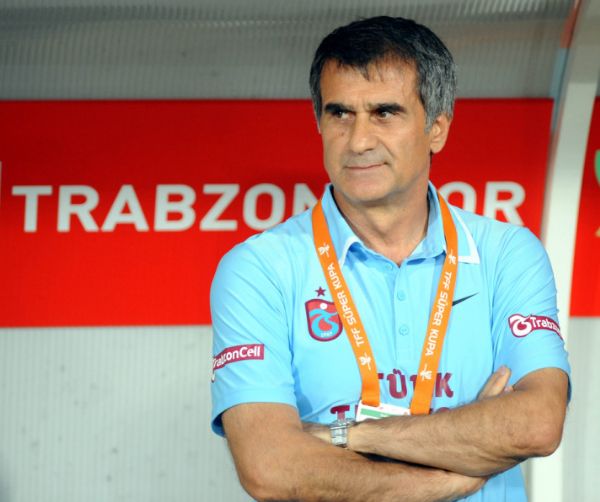 "Futbolu eskiden alar oynar, zenginler izlerdi; imdi ise zenginler oynuyor, alar izliyor." <b>ENOL GNE</b>