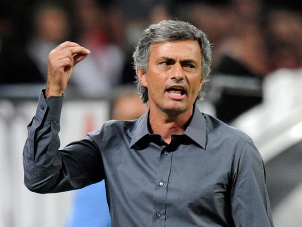 Muhabir:"Takm yorgun muydu ?" Mourinho:"Yorgun mu ? Gnde 15 saat alp ayda birka yz euroyla evine dnen baba yorgun olur, biz deil." <b>JOSE MOURNHO</b>