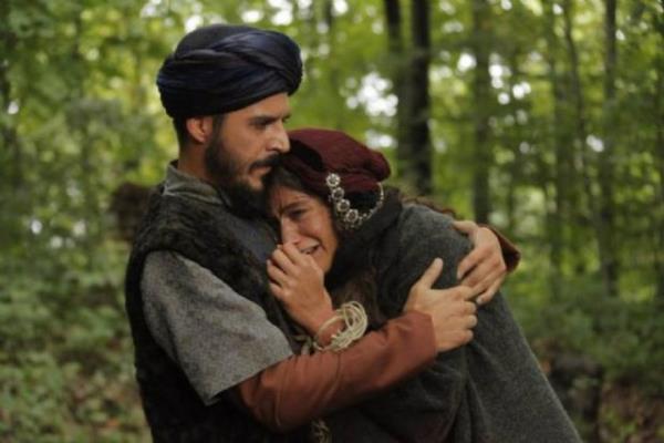 <p>Meded meded bu cihnn ykld bir yan Ecel Cellleri ald Mustaf Han'</p>    <b>Gnmz Trkesi:</b> mdat! Eyvahlar olsun! Bu cihann bir yan ykld; [zira] lm ekyalar ehzade Mustafa'y yok ettiler.