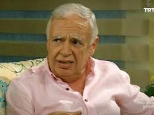 <p><b>Oullar Halis / Ali Uyandran</b></p>  TV dizilerinde oynamaya devam ediyor, en son geen sezon "6 Mant"da seyrettik.