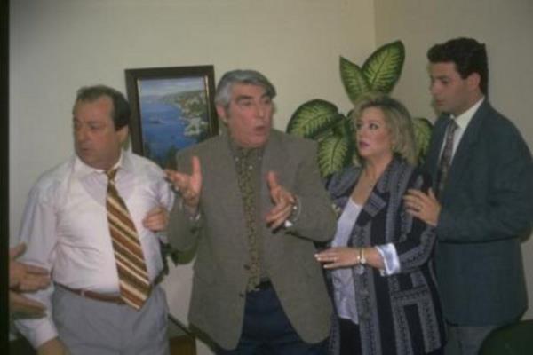 <p><b>ERDAL ZYACILAR</b></p>  Dizide kr'y canlandran Erdal zyaclar, ayn karekterle anlmak istemedii iin roln Sava Dinel'e devretmiti.