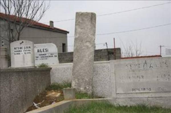 Bylece en azndan, cellat baba sememe ans olmayan gnahsz ocuklarn kimler olduklar, varsa annesi, babas, akrabalar bilinmeyecek, cellat yaknlar diye dlanmayacaktr.