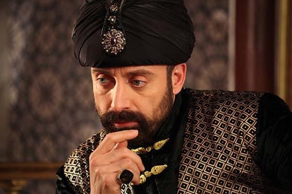 Uzun zamandr diziyi takip ettiini ifade eden Kz, 'Ben diziyi izliyorum ve bundan ok etkilendim. Kanuni Sultan Sleymann olunu bodurarak ldrmesi sebebiyle adliyeye geldim ve Cumhuriyet Basavclna su duyurusunda bulundum.