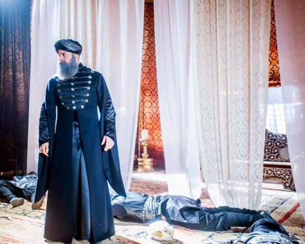 Muhteem Sleyman'n ehzade Mustafa'y ldrmek iin getirdii cellatlar emri aldktan sonra ehzade Mustafa'ya saldrdlar.