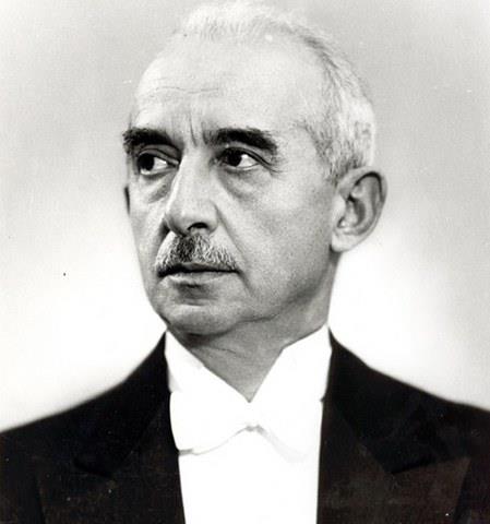 <b>iSMET NN:</b> Son otuz ylda alt kalp krizi geirmiti, fakat bu defa ki hi birine benzemiyordu. 1973'de nn kalp krizi geirdi. Tm mdahalelere ramen kurtarlamad. Bal bana tarih olan Milli ef, 'tabii senatr' nvanna haizken lmt.