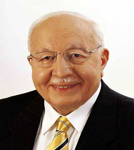 <b>NECMETTN ERBAKAN:</b> Trk siyasetinin duayen isimlerinden olan Saadet Partisi Genel Bakan Prof. Dr. Necmettin Erbakan'n 85 yanda hayatn kaybetti. Halen aktif siyasetteydi. Hastalklarna ve ilerlemi yana ramen siyasi almalarn devam ettiriyordu. Son gnlerinde hastal onu yataa mahkum etti. Tedavi grd evinden hastaneye kaldrld. 27 ubat 2011'de hayata veda etti