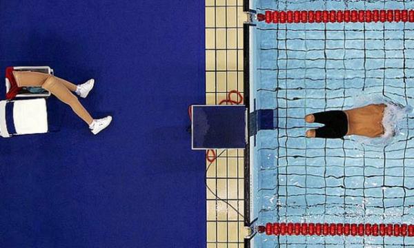 2004 Paralimpik Oyunlar'nda Macar yzc Ervin Kovacs, 200 metre serbest stil yarna balarken...