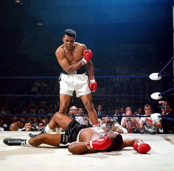 Ar siklet ampiyonu unav iin 1965 ylnda Muhammed Ali ile Sonny Liston kar karya geldi. Muhhammed Ali rakibini ilk raundda nakavt etti ve bu unvan 1967 ylna kadar korudu.
