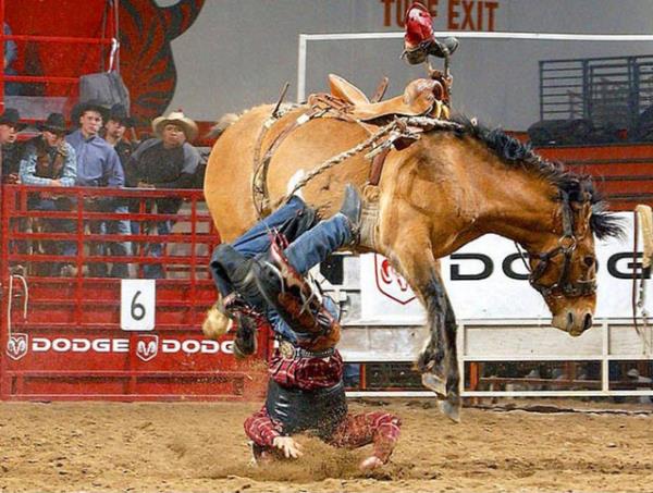 Circiut Finali'nde verdii rodeo mcadelesinde Kyle Witaker'n botu ayandan kt ve attan derek ban yere arpt. Witaker, 24 kiinin katld mcadeleyi 22. srada tamamlad.