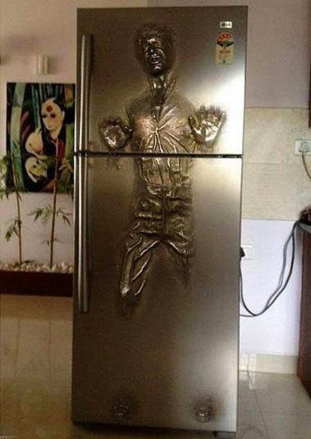 9. Star Wars hayranlarnn hatrlayaca "Han Solo"nun eklini alm buzdolab