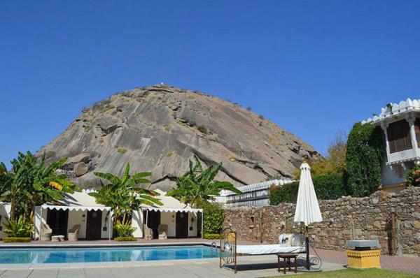 <p><b>22. Fil Da - Narlai, Hindistan </b></p>  Fil Da Jodhpur'a 2 saat uzaklkta. Burada baz lks otellerde konaklayp manzarann tadn karmak mmkn.