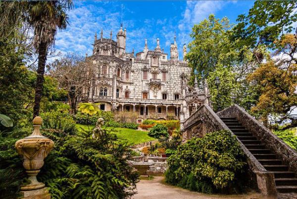 <p><b>7. Quinta da Regaleira - Sintra, Portekiz </b></p>  Quinta da Regaleira UNESCO tarafndan Dnya Miras olarak snflandrlan Sintra tarihi merkezinin yaknnda bulunan bir blgedir. Gruta do Labirinto'nun gizemini zmek elenceli olabilir.