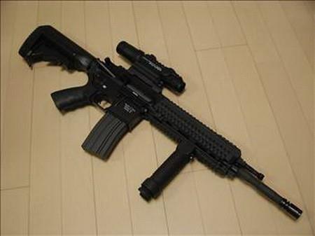 M�LL� P�YADE T�FE�� (MPT) 3 ayr� ekipte 40 uzman�n 2 y�ll�k �al��mas� sonucunda, TSK'nin istedi�i �zellikleri ta��yan, yurtd���nda da pazar bulabilecek modern bir t�fek �retildi. Modern Piyade T�fe�i'nde de M-16 mekanizmas�ndan t�retilerek �zg�nle�tirilen bir sistem kullan�l�yor.