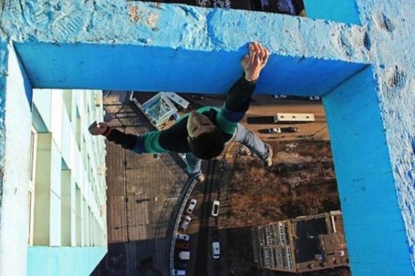 Oreshkin yapt eyin tehlikesine karn fotoraflarda olduka sakin grnyor.