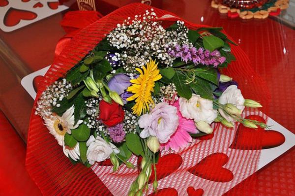 8. �i�ek al�nmas� i�in kendisine "�akt�rmadan" bask� yap�lmas�ndan.