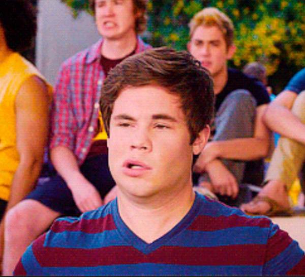 <p><b>38. Kendisine "�ok �irin olmu�sun" denilmesinden. </b></p>  Onlar�n g�z�nde �irinlik sadece k�zlara �zg� bir �zellik!