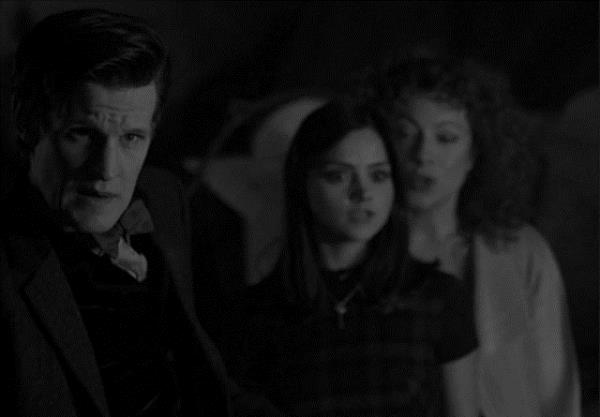 <p><b>46. K�z arkada��nla onun yan�nda gizli gizli f�s�lda�mandan. </b></p>  ��phecilik sadece k�zlara �zg� m� san�yorsun!