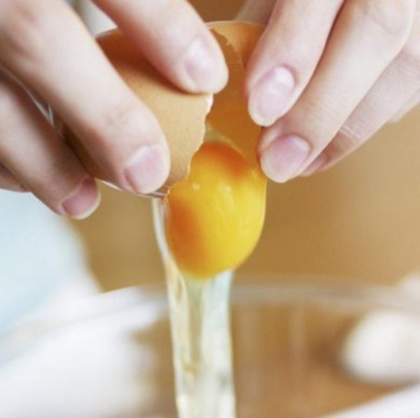 Yazn, gnein etkisiyle tahrip olmu cildin zerine bir de k souu ve nemli havas eklenince hassasiyetler, pullanmalar, kantlar daha belirgin hale geliyor.