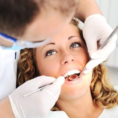 nerdiimiz zmler evde el atnda olabilecek acil durum zmleridir ve bunlarn geici olduunu unutmaynz. En ksa zamanda di hekiminize gidiniz.