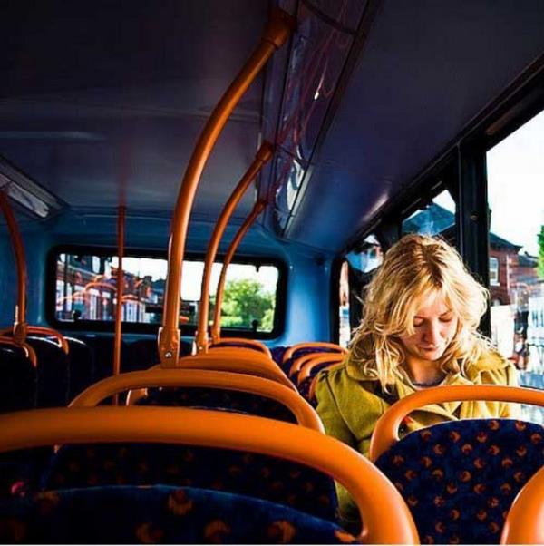 Ergenleri kendine ak etmek iin toplu tama kullanan kz