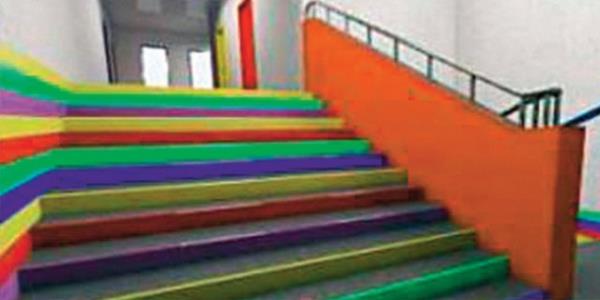 Okullar batan sona yenileyen mimariye gre, okul iindeki merdivenler gkkua rengine boyanrken, okullarn birinci katna personel iin ibadethane yaplacak. badethanelerin ykseklii 2.75 metre olacak. Yer demesinin ise ahap ve zerinin hal kaplamal olmas istendi.