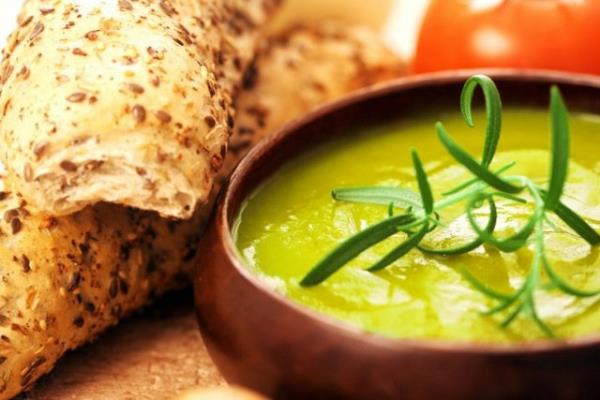 Bezelyenin ieriinde de bulunan albmin, itahnz kapatmak iin iyi bir besindir. Bu nedenle sk sk bezelye orbas iin.