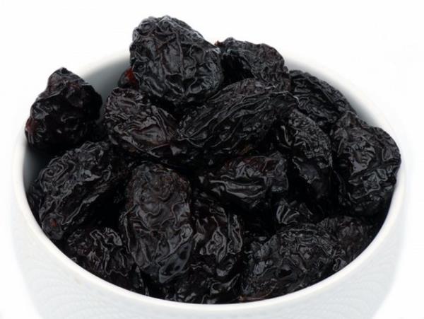 nler arasnda acktnzda kuru erik yiyin. Kuru erik kan ekerinin dmesini engeller. Ancak fazla abartmayn. nk bir kuru erikte 8 kalori var.