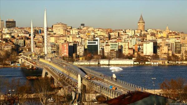 Hali metro gei kprsnn, Osmanl'nn en nemli yerleim yerlerinden olan Sleymaniye semtinden grnm.