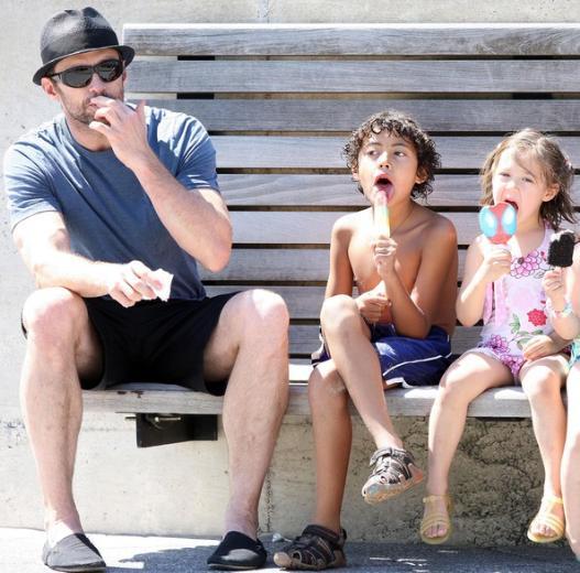 Hugh Jackmann Ocar ve Eva isimli iki evlatlk ocuu var.