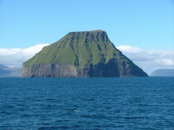 Bu bulutlarn hava akmyla gelip burada kaldna inanlyor.