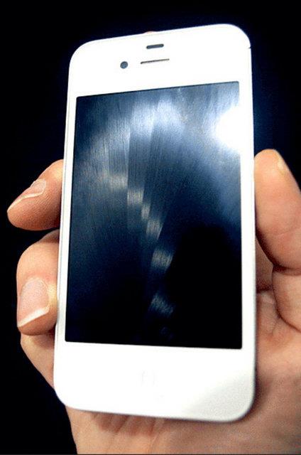 Telefonunuzun ekranna parmaklarnz ile belli bir dzende parmak izleri brakmak