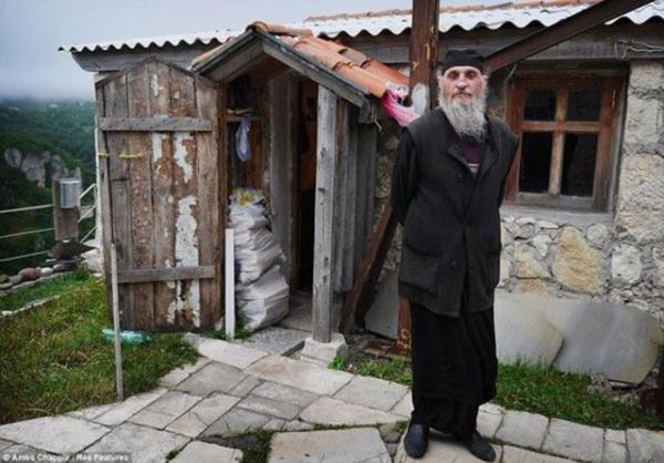 'Genken iki iip uyuturucu madde satyordum. Sonra bir gn hapse dtm...