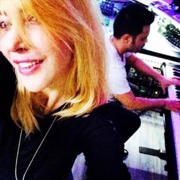 HANDE YENER   al hadi al hadi al al arkm Hi korkma kovalarz,o mehur eytanlar