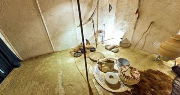 Hazreti Peygamber'in mtevaz yaamn gzler nne seren ev, ziyaretiler iin bir ibret sahnesine dnyor.