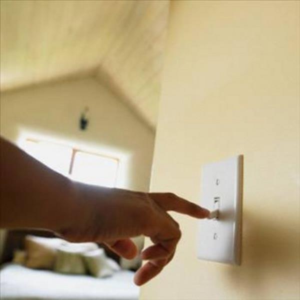 Yani siz,  sndrp, TV'nizi kapam olsanz da yetmiyor, filerini karp, mmknse yattnz odann alterini indirmeniz gerekiyor.