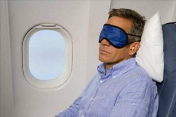 <p><b>Melatonin ila olarak alnrsa kanserden korur mu?</b></p>   Melatonin zellikle Amerika'da ila olarak bulunan ve de en ok 'jetlag' iin kullanlan bir madde. Bilinsiz ve dzensiz kullanm hibir ekilde tavsiye edilmiyor.