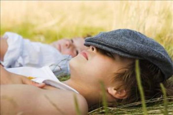 ocukken oumuz anneannelerimiz ya da annelerimizin syledii "uyusun da bysn ninniiiii" ezgileriyle 'bydk'. Hep sylenir, "Vcut uykuda dinlenir, yenilenir" diye.